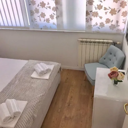 Lux Katija